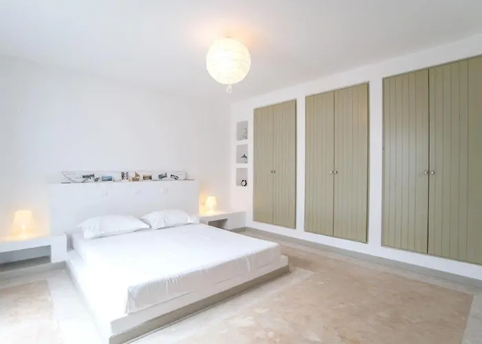 Piperi On The Rocks * Naoussa