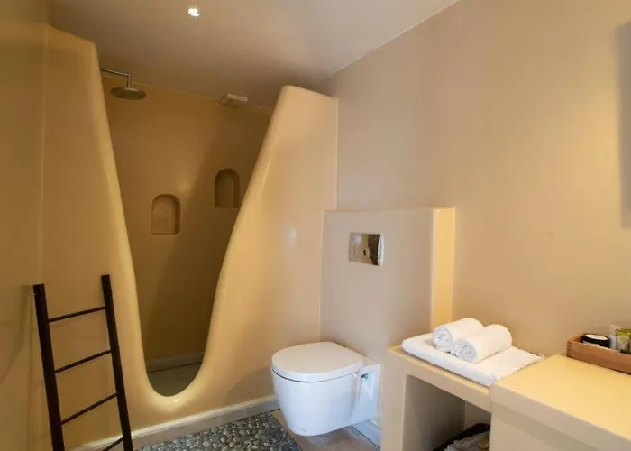 Piperi On The Rocks * Naoussa