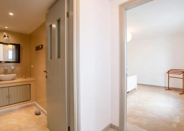 Piperi On The Rocks Villa *