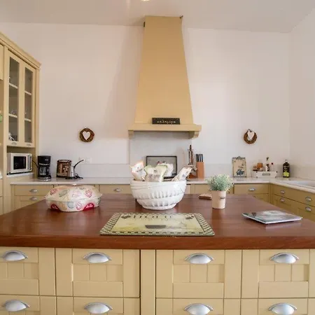 Piperi On The Rocks * Nausa