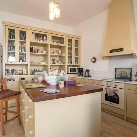 فيلة Piperi On The Rocks ناوسا