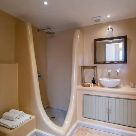 Piperi On The Rocks Vila *