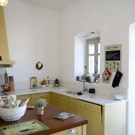 Piperi On The Rocks Vila Nausa