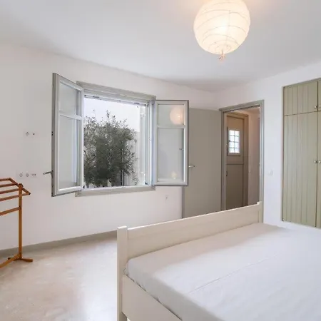 Piperi On The Rocks Nausa