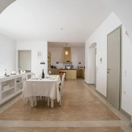 Piperi On The Rocks Vila *