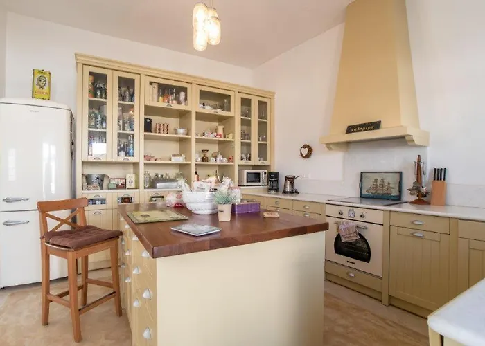 Villa Piperi On The Rocks Náusza