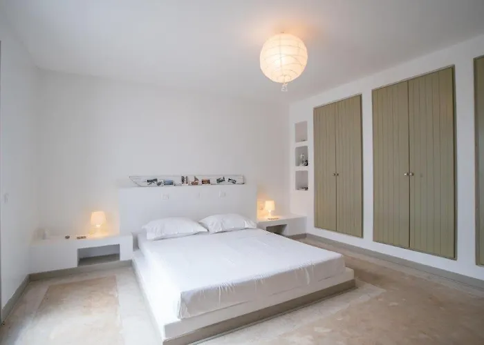 Piperi On The Rocks Náusza