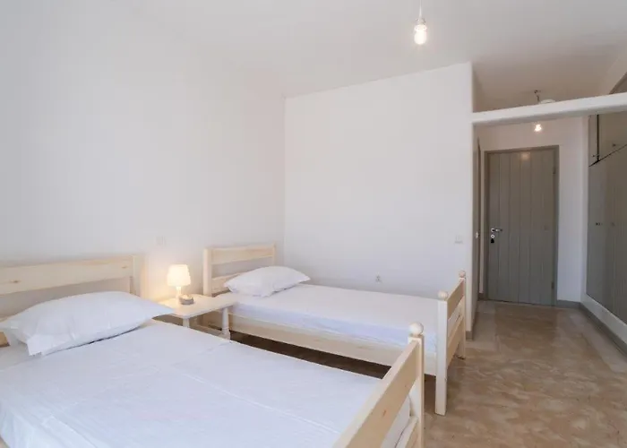 فيلة Piperi On The Rocks