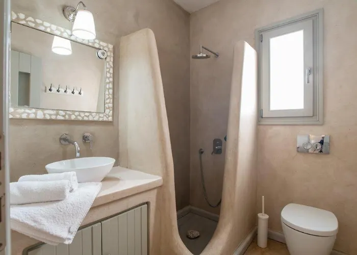 فيلة Piperi On The Rocks