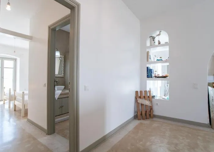 Piperi On The Rocks فيلة *