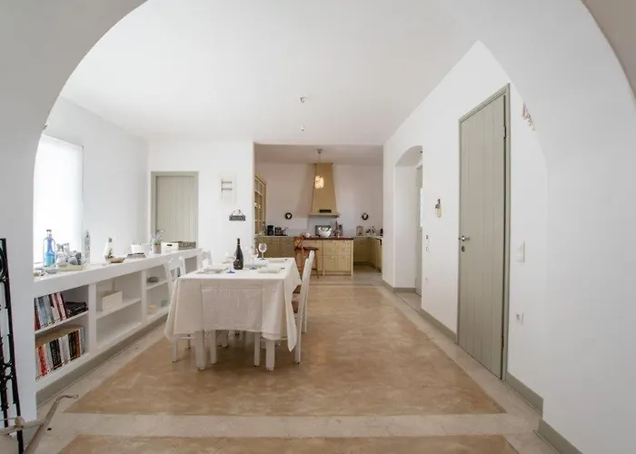 Piperi On The Rocks فيلة *